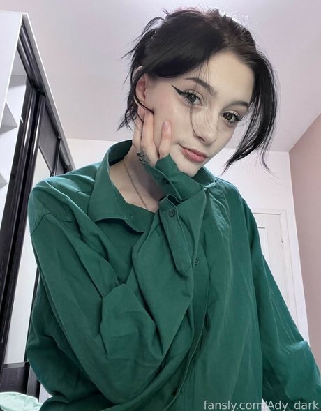 pregnant threesome onlyfans adult photos