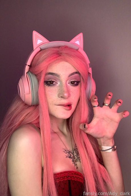 Ady Dark model top images