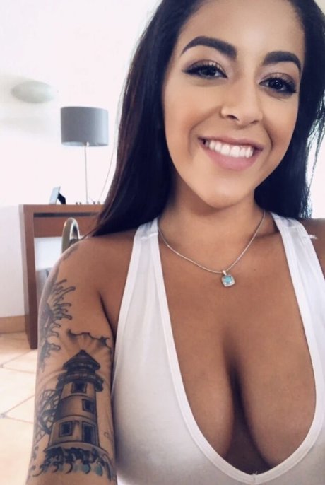 Mia Martinez pretty pornstar pic