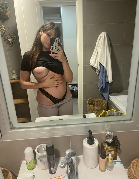 Pamsnusnu naked actress gallery