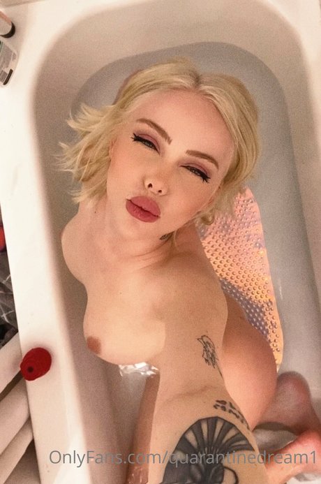 Della Dreams pretty pornstar images