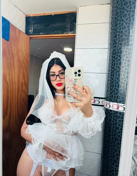 annykalif nude actress img