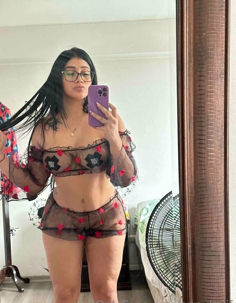 annykalif nudes model image