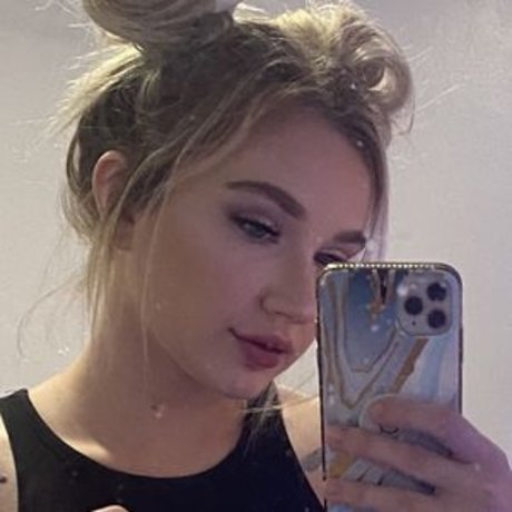 April Jayne naked pornstar pictures