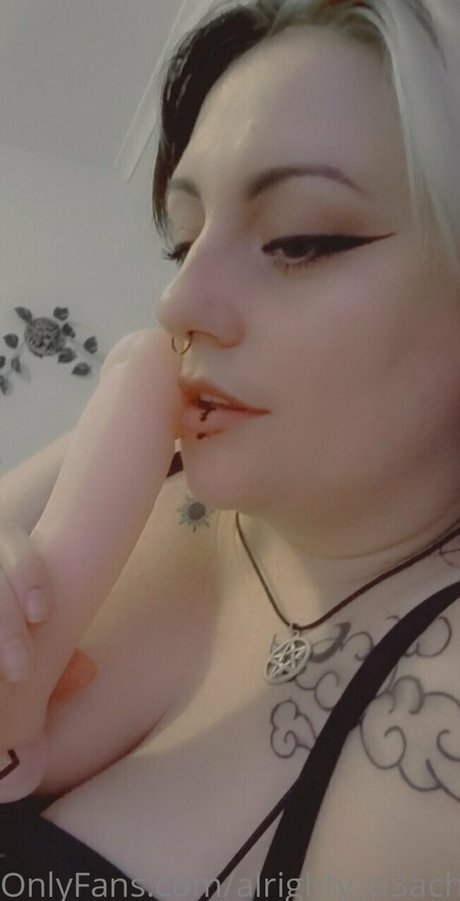 Alrighty P3ach xxx pornstar img