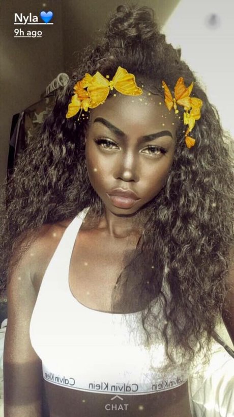 Amira West model art pic