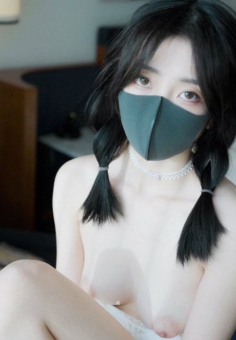 Hong Kong Doll hd star photo