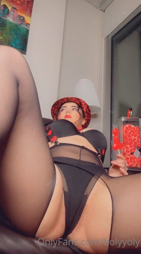 hollyoly model nude gallery