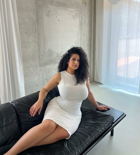 Anna Maria erotic model pics