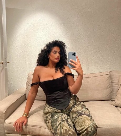 Anna Maria star beautiful galleries