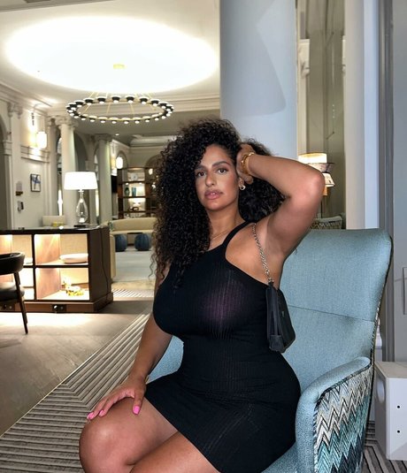 Anna Maria art model images