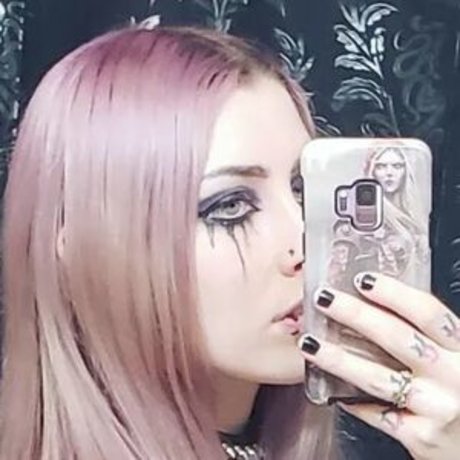 LadySurvival star pornographic galleries