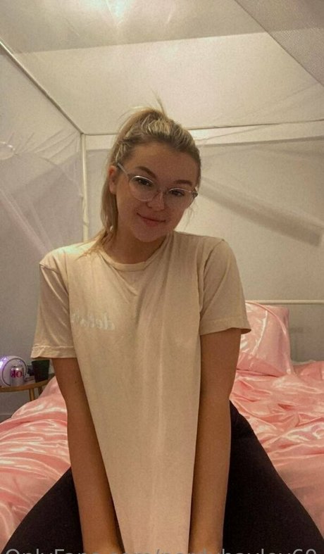 nerdyhayley69 pretty star pics