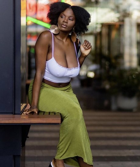 Stylebyambre IG star pic