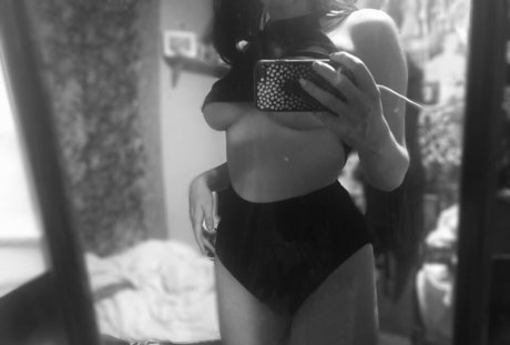 ellyy pornstar nude photos