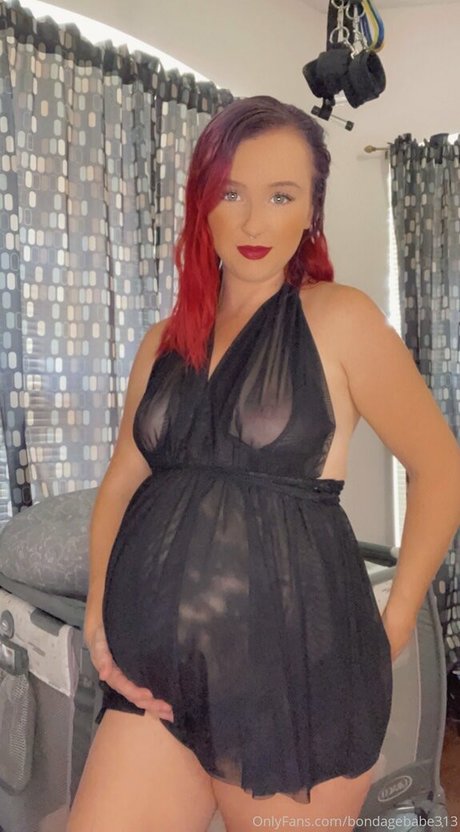 big tits mom onlyfans top pic