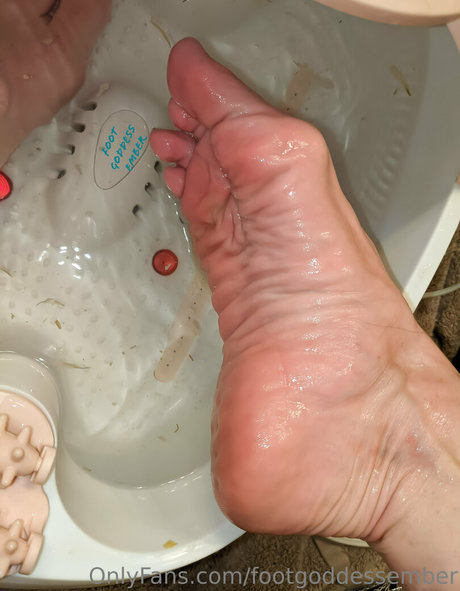 footgoddessember model pic