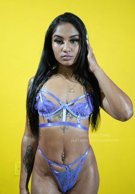 yurfavoritedreammm model nude picture