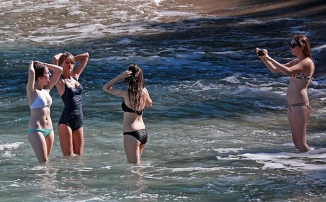 Haim Sisters free model picture