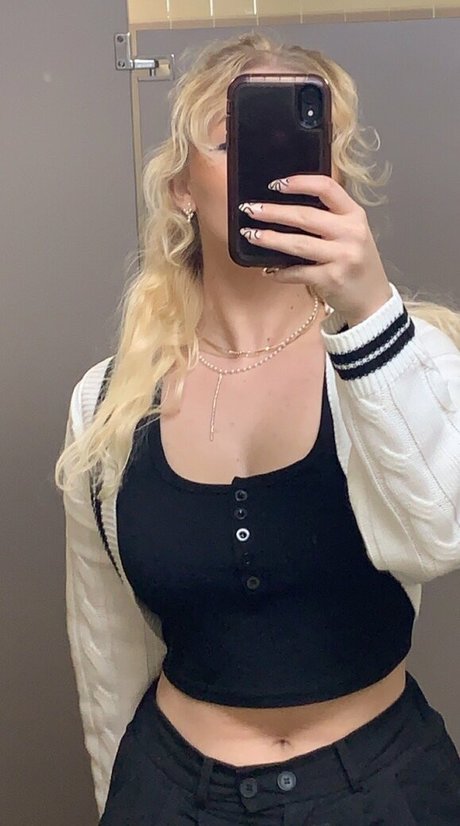 Violet Barlowe pornstar naked images