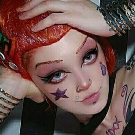 akowu erotic star photo