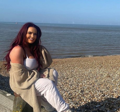 Shauni Rixon exclusive model picture