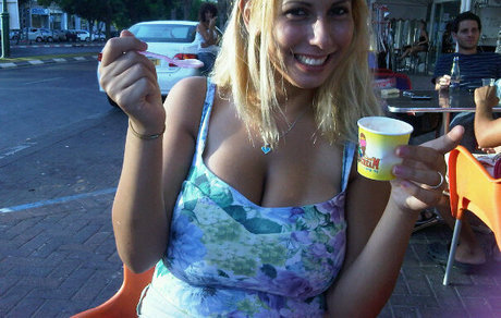 Daniella Yallouz art model img