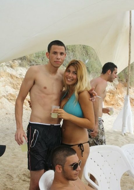 Daniella Yallouz sexy model pictures