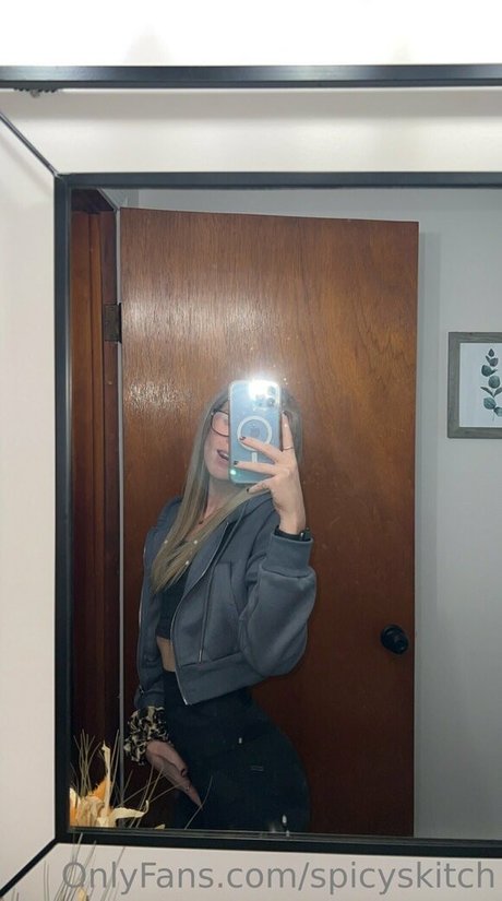 spicyskitch pretty model galleries