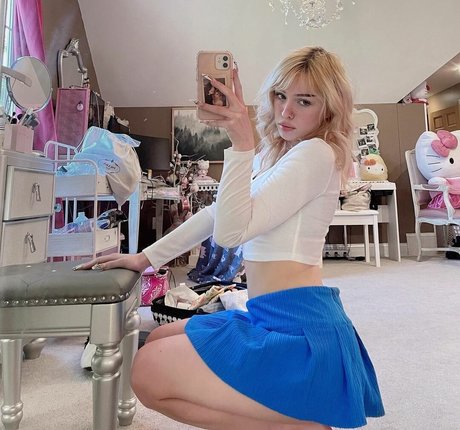 MyahAlanna star free photos