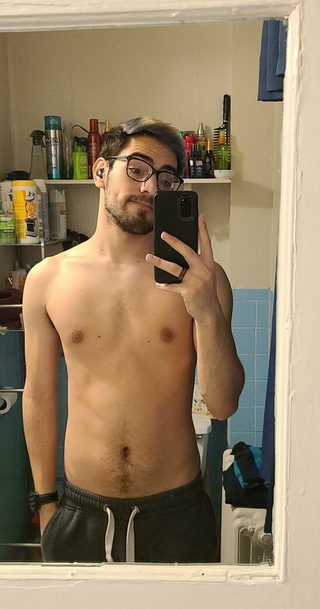 tragicgaynerd sex model pic