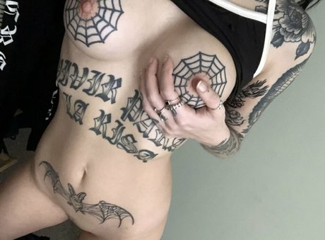 creepy spice sexy star picture