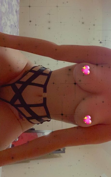 Butterflywteeth porn star images