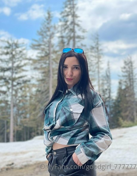 angelina crystal star nude photos