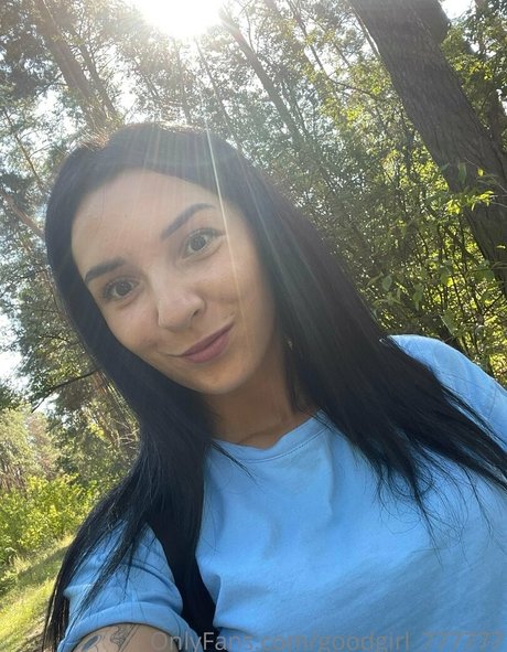 angelina crystal model nude img