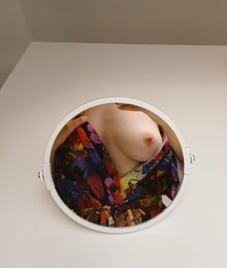 Sunny whale star art pic