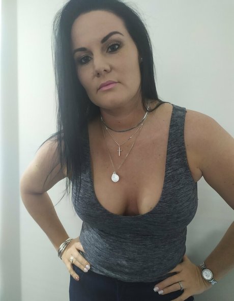 chanelbeexx exclusive pornstar picture