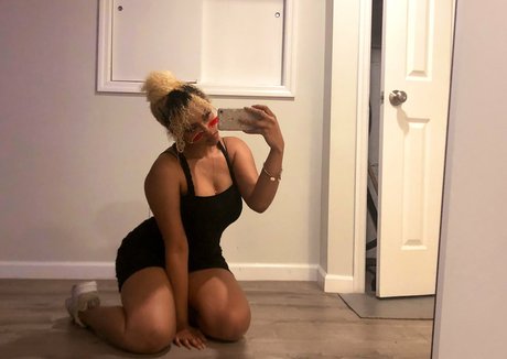 whoissapphic sex star img