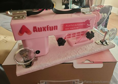 one onlyfans top pic