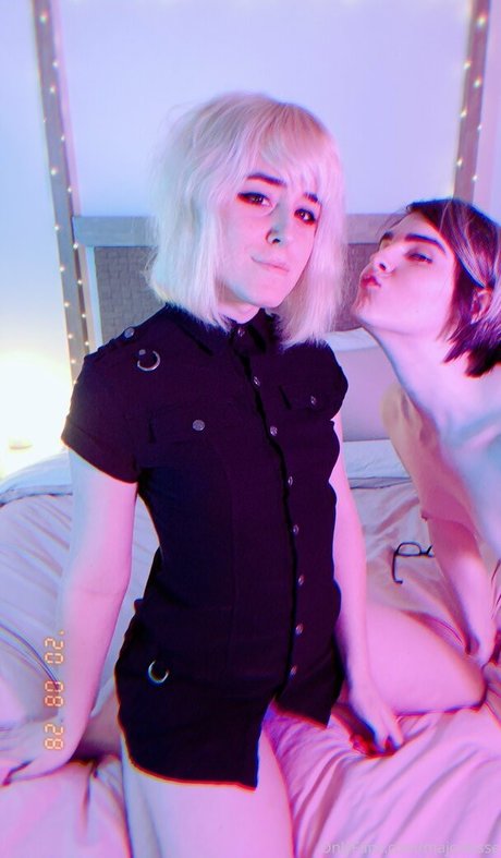 majorlosse nude model images