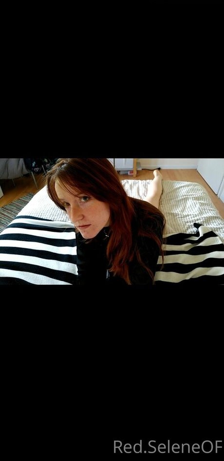 red selene star naked photos
