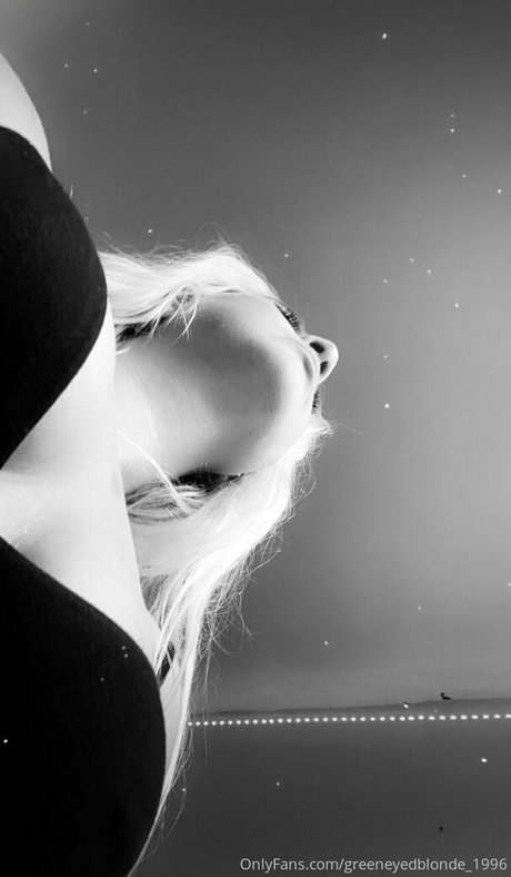 greeneyedblonde 1996 star sexy picture