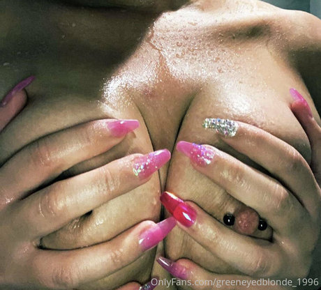 greeneyedblonde 1996 model nice pics