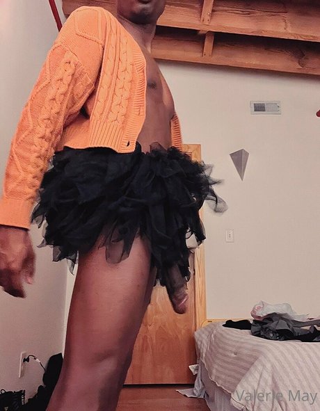 Itsvaleriemay exclusive model pic