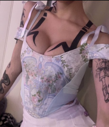 Zeliahxo nude pornstar pic