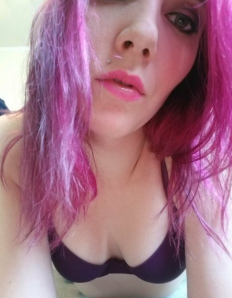 karasfreefeet model nudes pictures