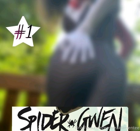 esmeraldamentee exclusive model img