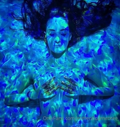 esmeraldamentee star sexy pictures