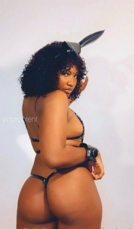popiipotent model nudes image