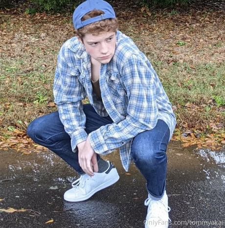 tommyakai star art pic